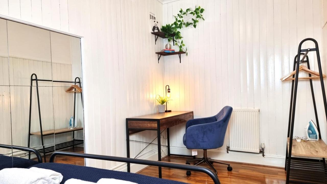 3 Bed Flat O2 Arena Dyson House Apartment Londra Exterior foto